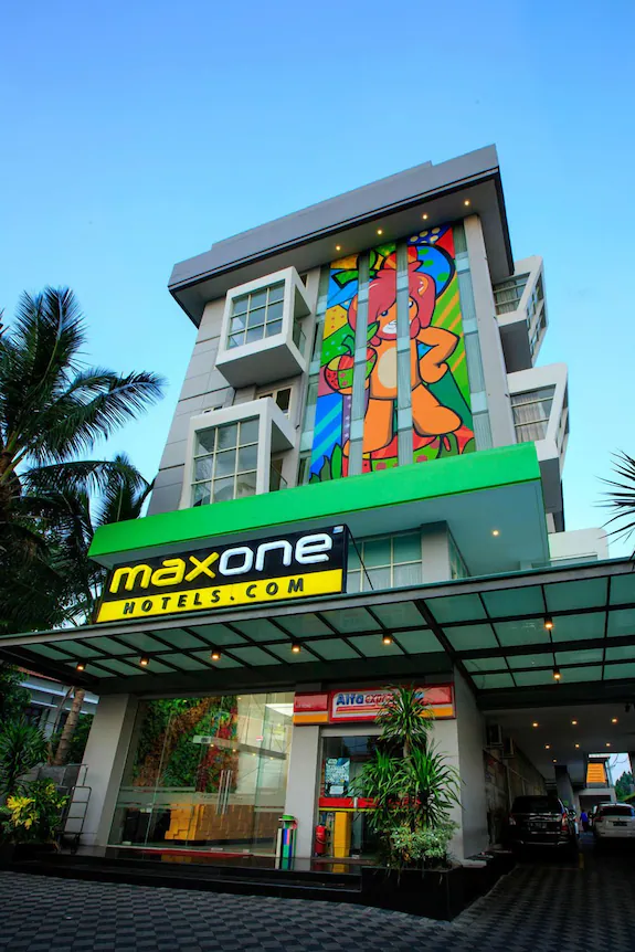 Max One Hotel